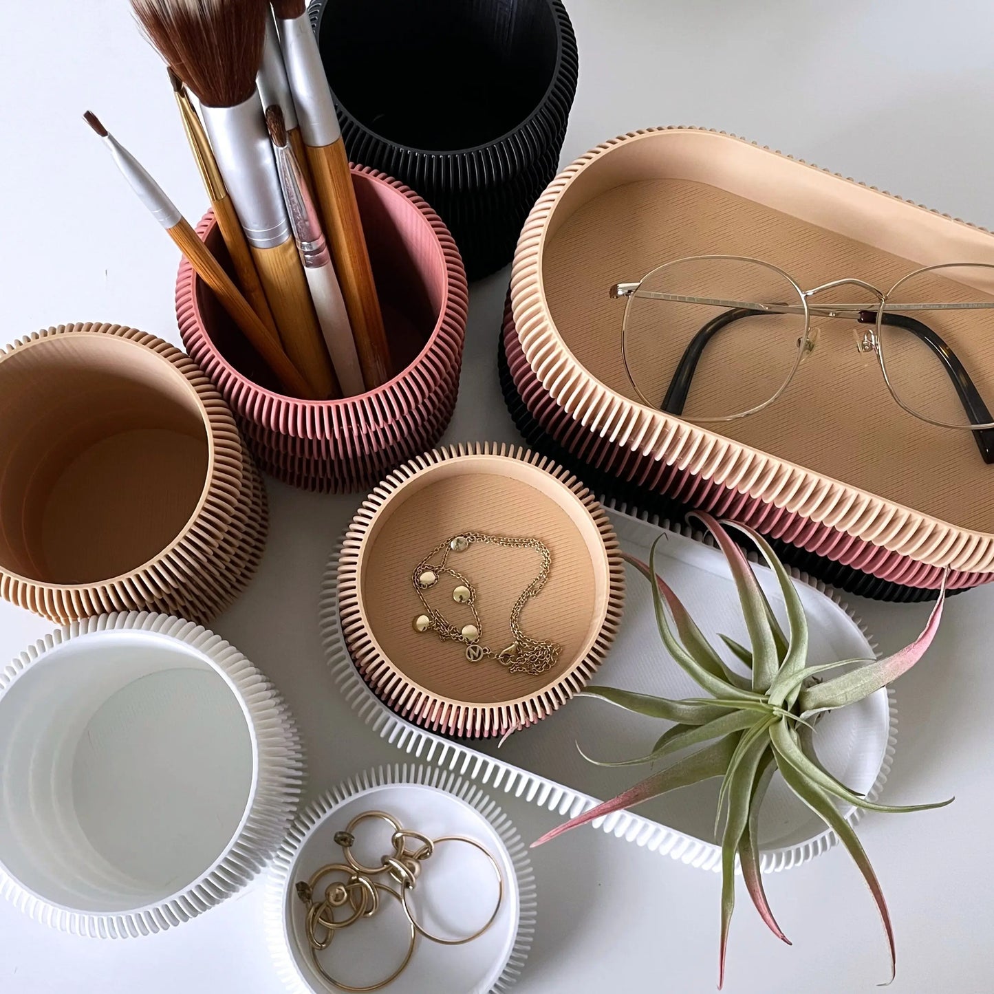 The Curv collection. Small, medium, large trays & pen holder, modern Japandi ribbed organization home decor by Sonnihaus