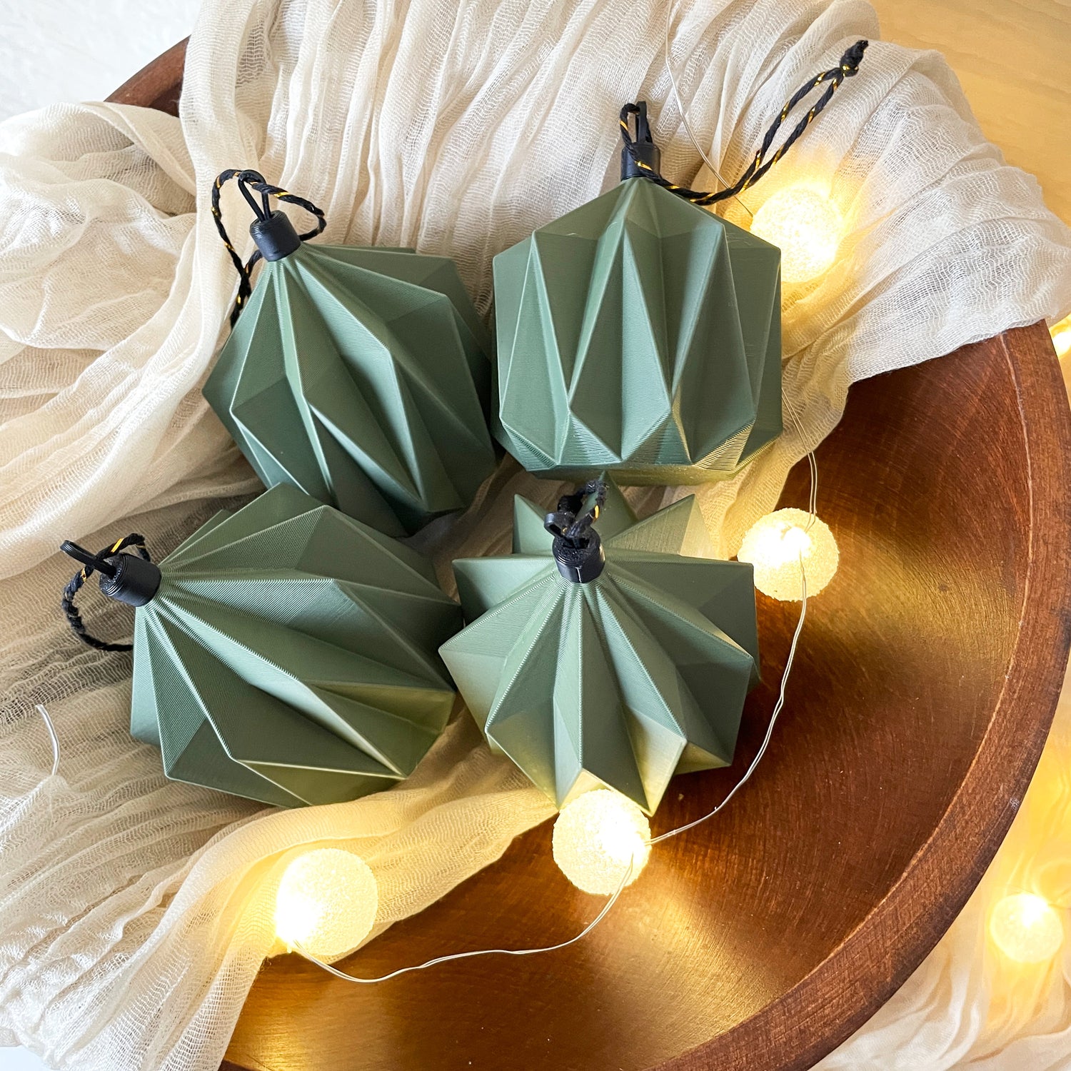 Origami Christmas Ornament / Scandinavian Minimalist Christmas / 3D printed / CROWN